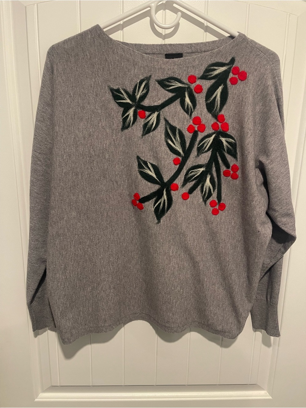 Aaeda 3D Holly Berry Christmas Sweater Gray Medium